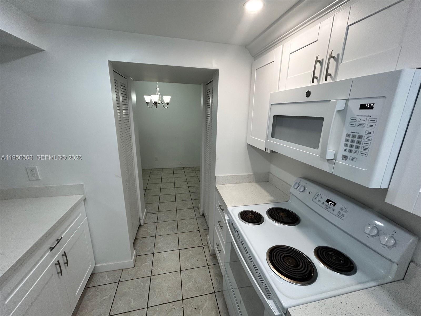 815 SW 30th Street J — photo 6