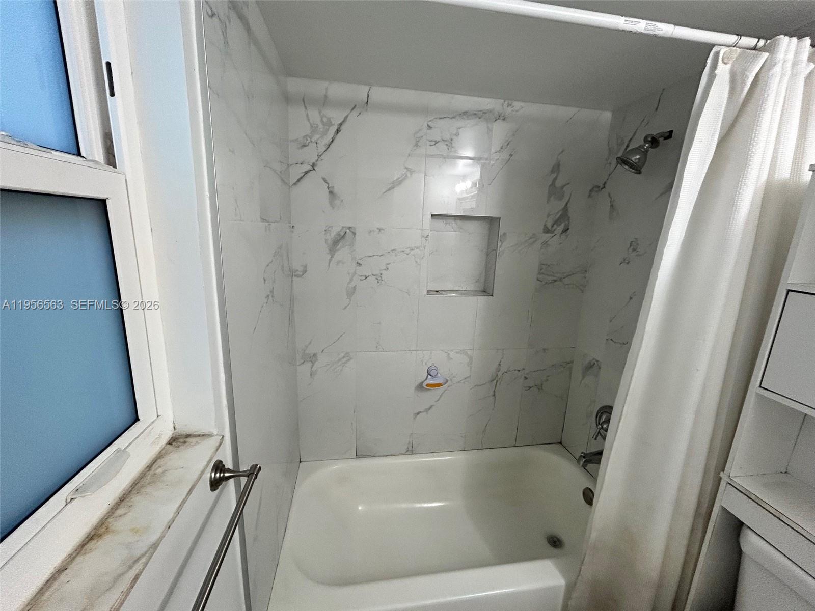 815 SW 30th Street J — photo 10