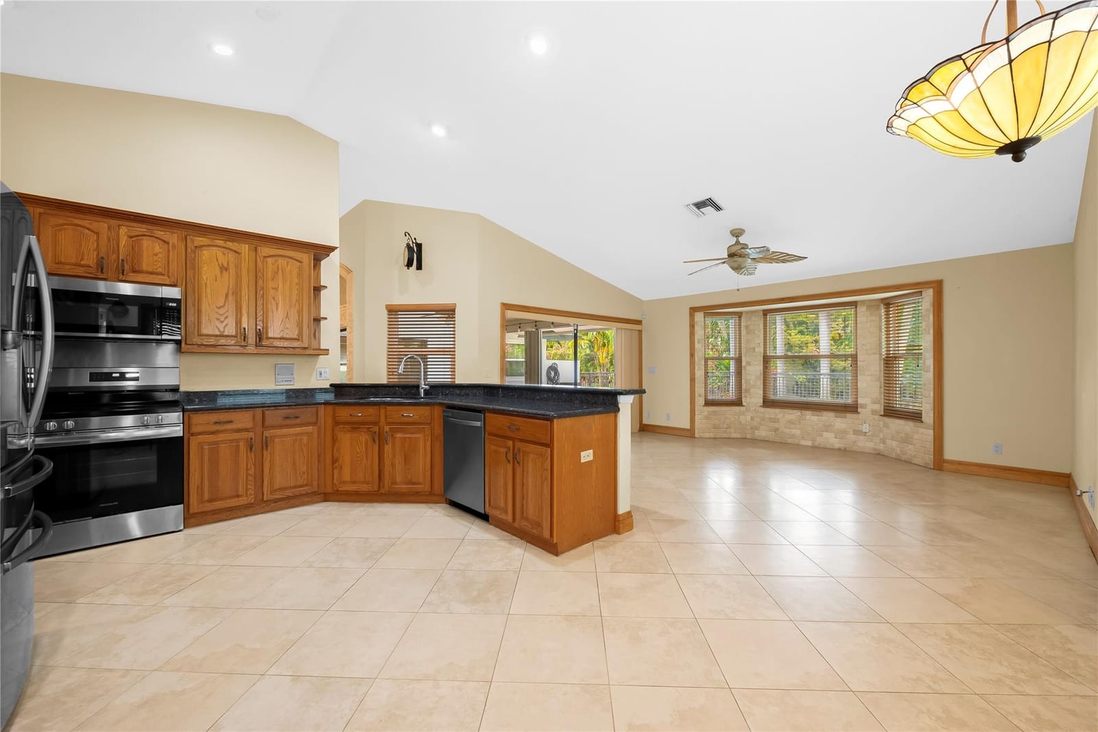 5321 NW 89th Drive — photo 4