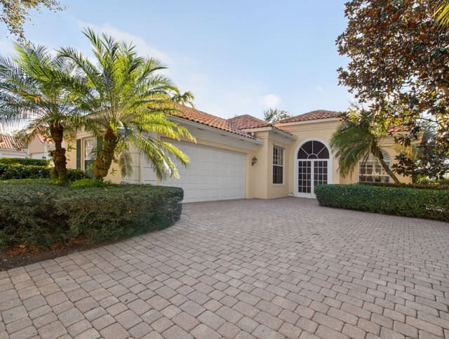 1590 SW Balmoral Trace, sold in Florida Club, Stuart, FL