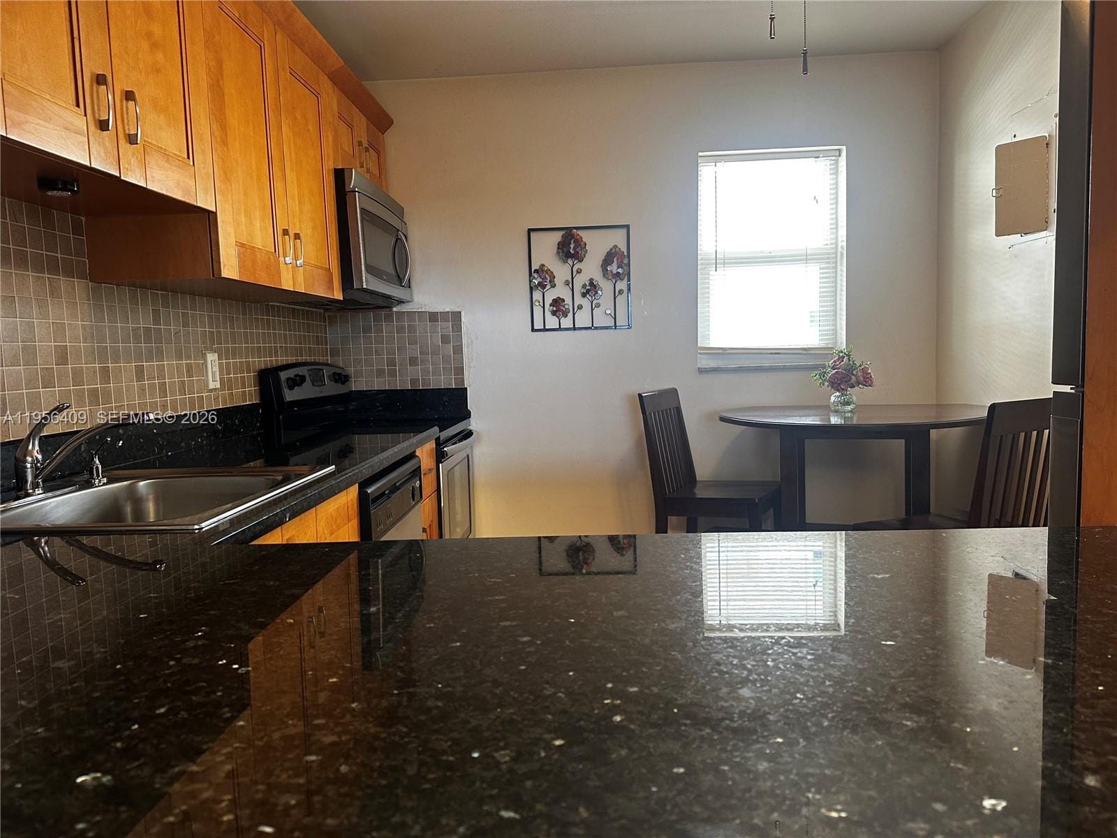 410 SE 2nd Street 308 — photo 8