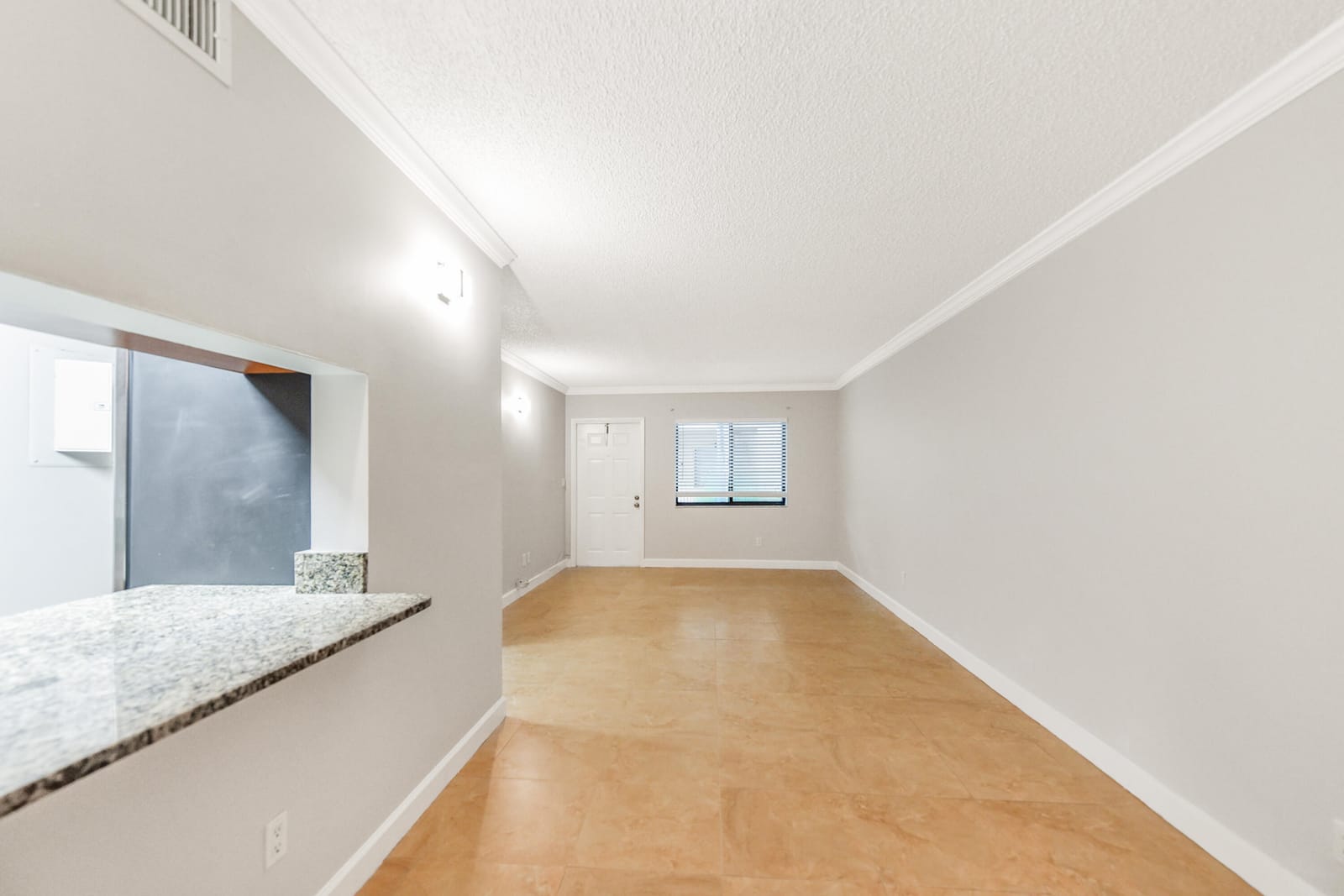 6053 10th 140 Avenue N 140 — photo 2