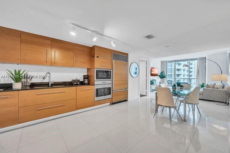 485 Brickell Avenue 1711 — photo 8