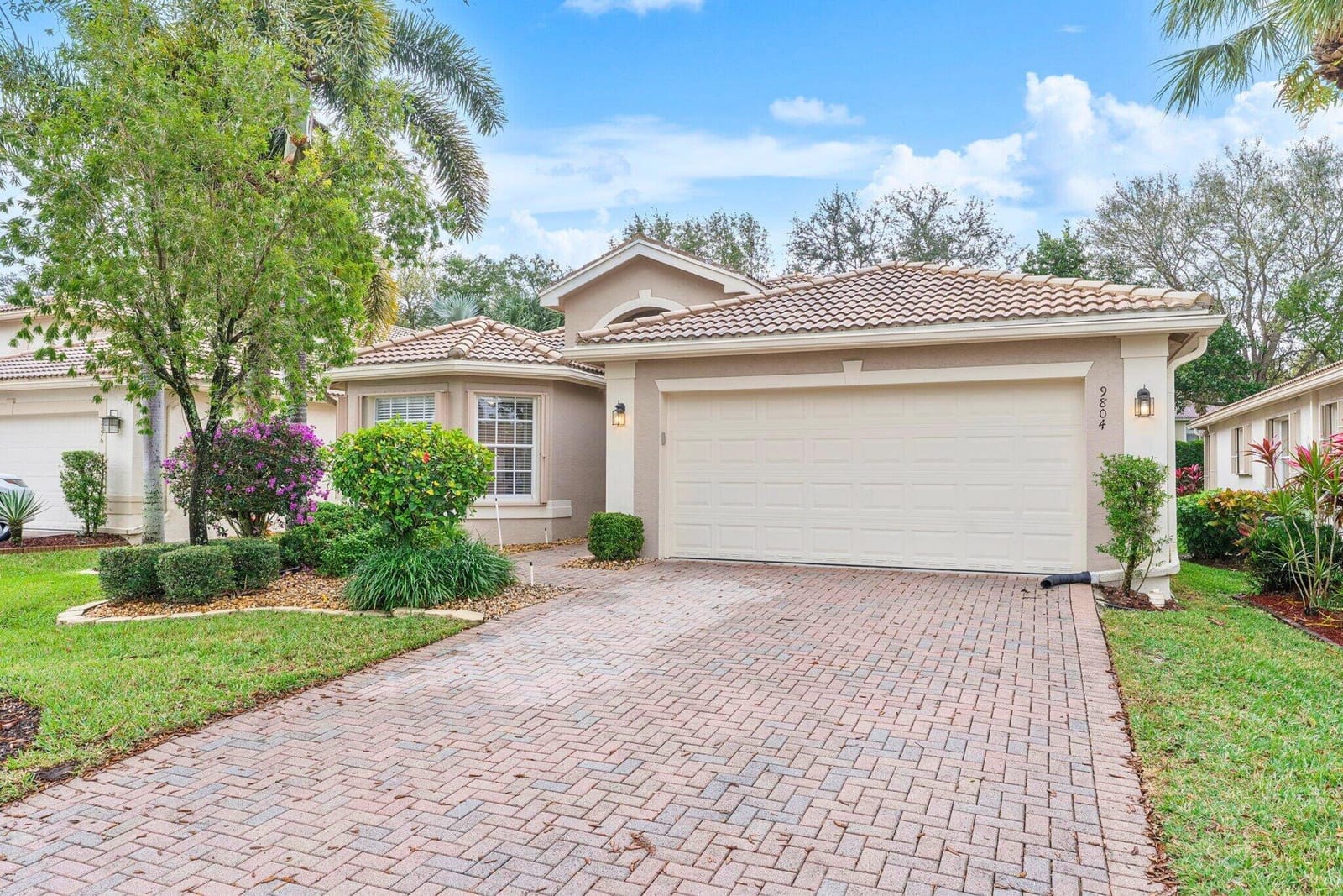 9804 Tallyrand Drive — photo 3