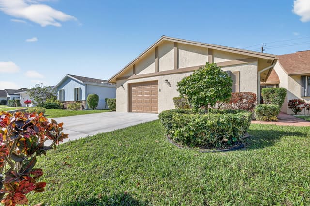 870 NW 32nd Avenue, Delray Beach, FL 33445