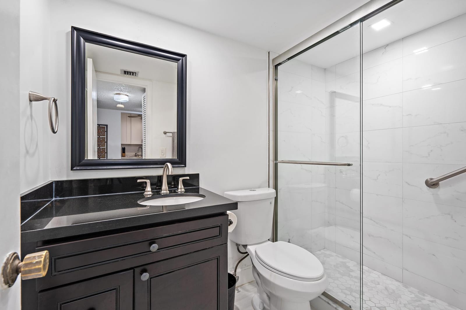 1516 S Lakeside Drive 207 — photo 3
