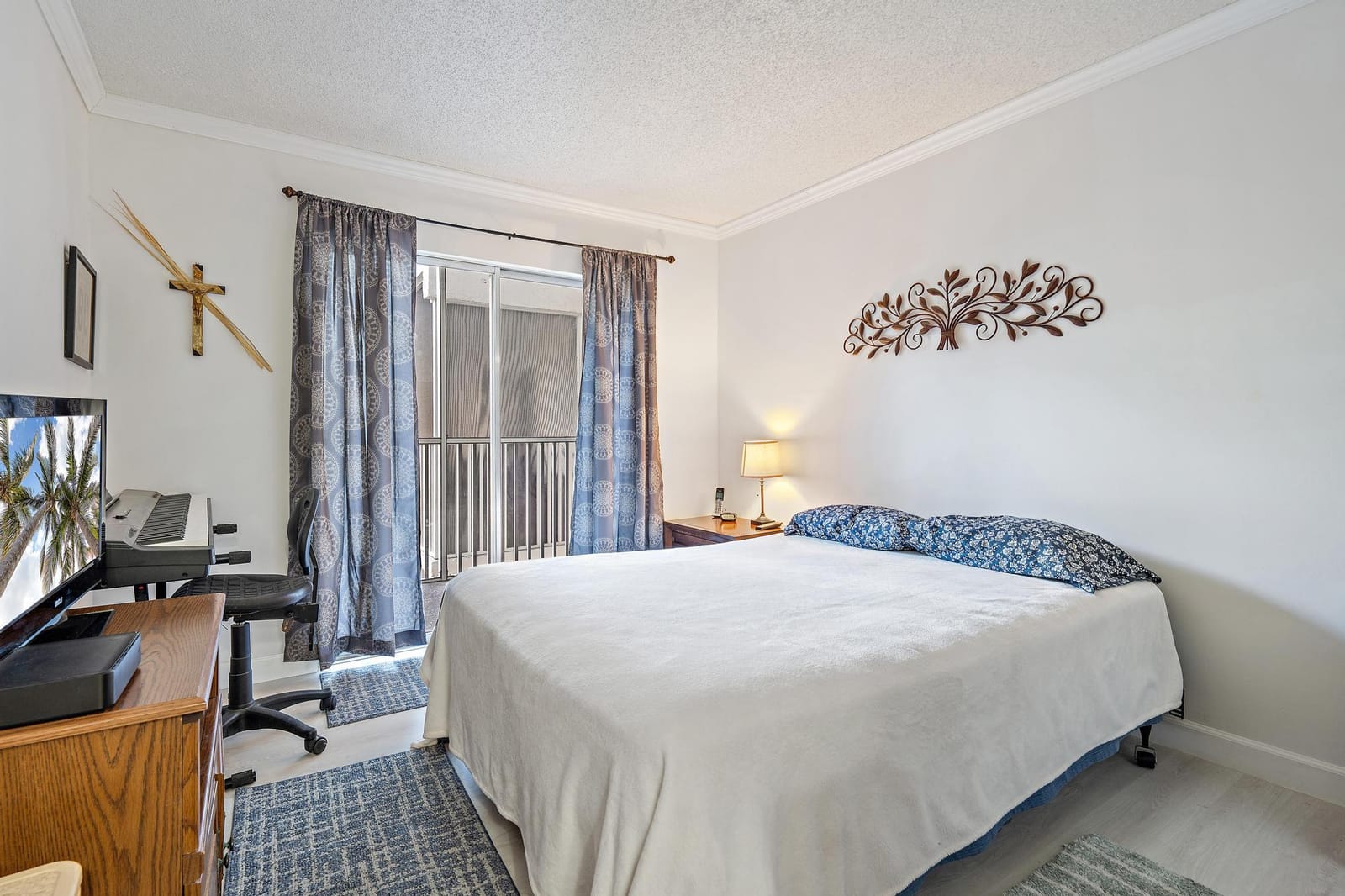 1516 S Lakeside Drive 207 — photo 4