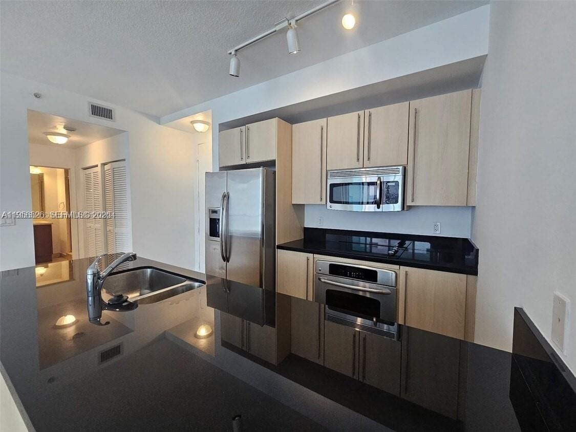 1111 SW 1st Avenue 1422-N — photo 5