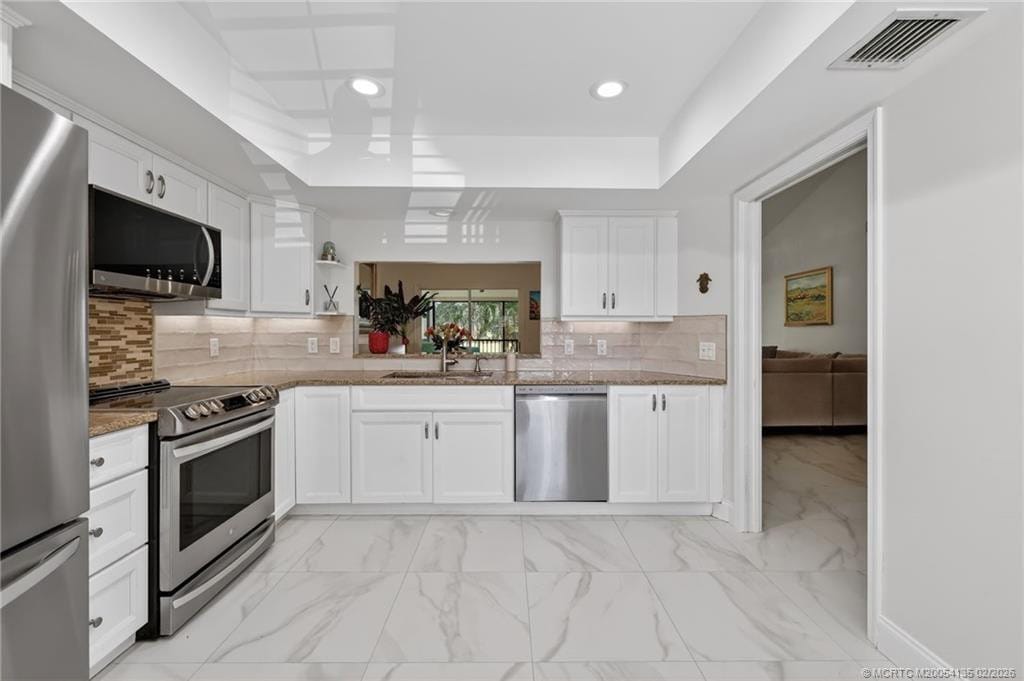 6433 SE Brandywine Court 219 — photo 4