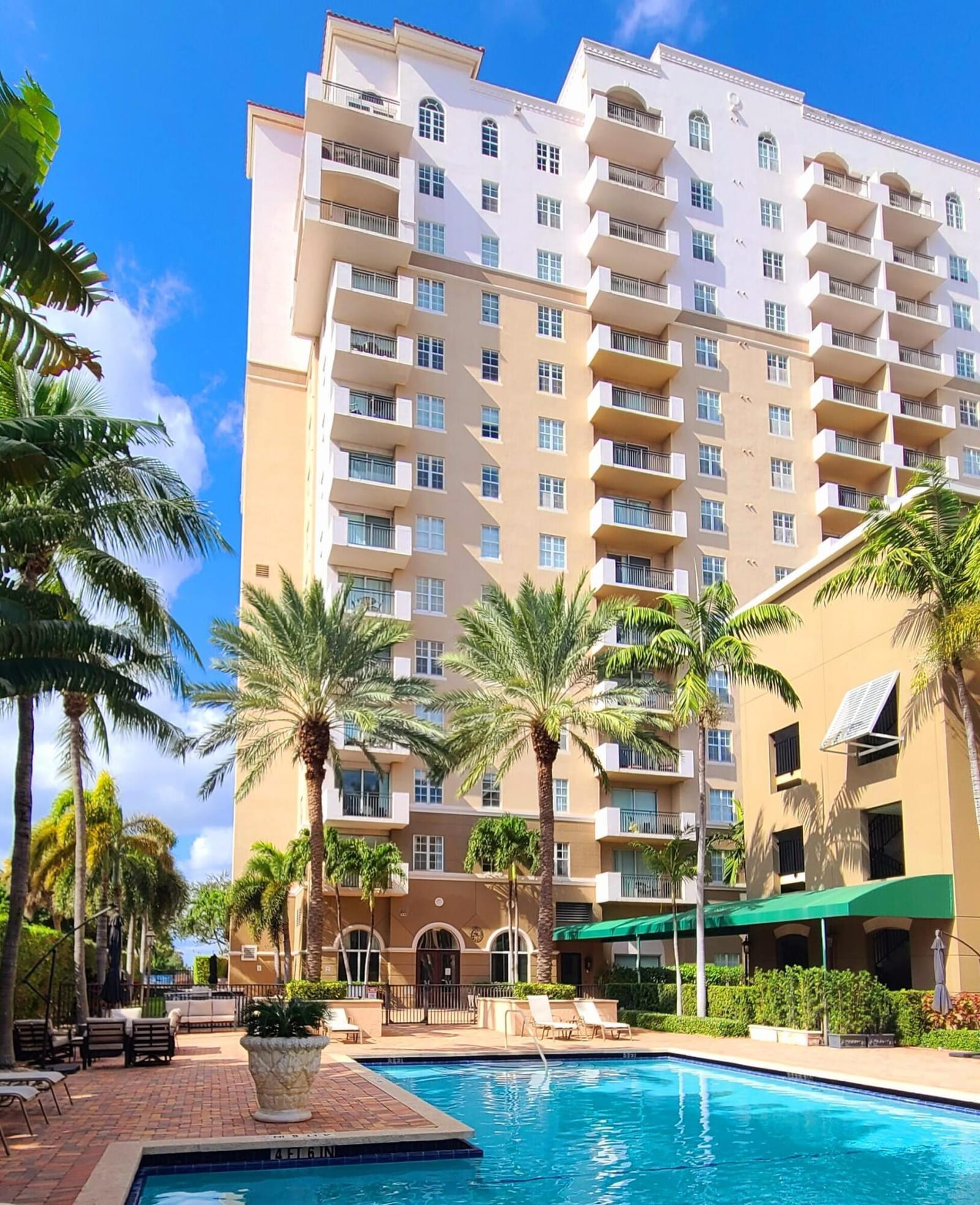 616 Clearwater Park Road Apt 812, West Palm Beach, FL 33401