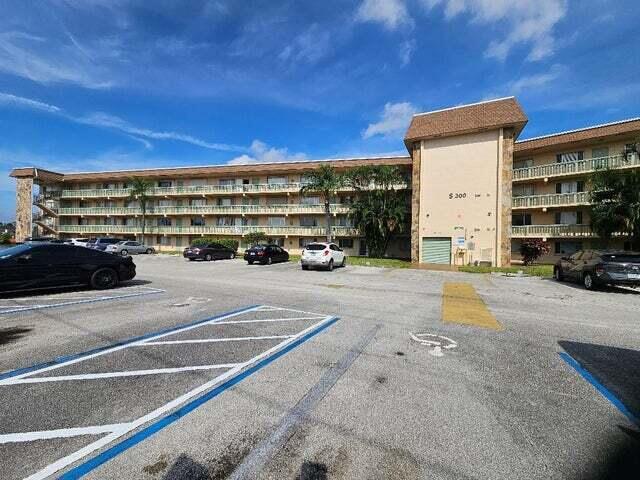 300 Village Green Circle S 209, Palm Springs, FL 33461, Palm Springs