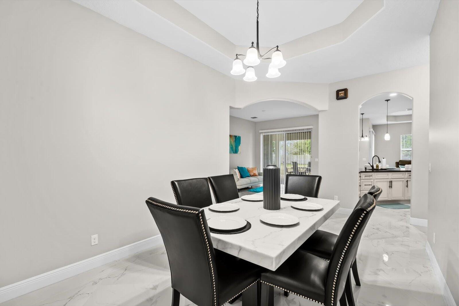 562 SW Souris Avenue — photo 8