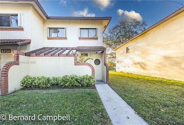 4763 NW 90th Avenue, Sunrise, FL 33351