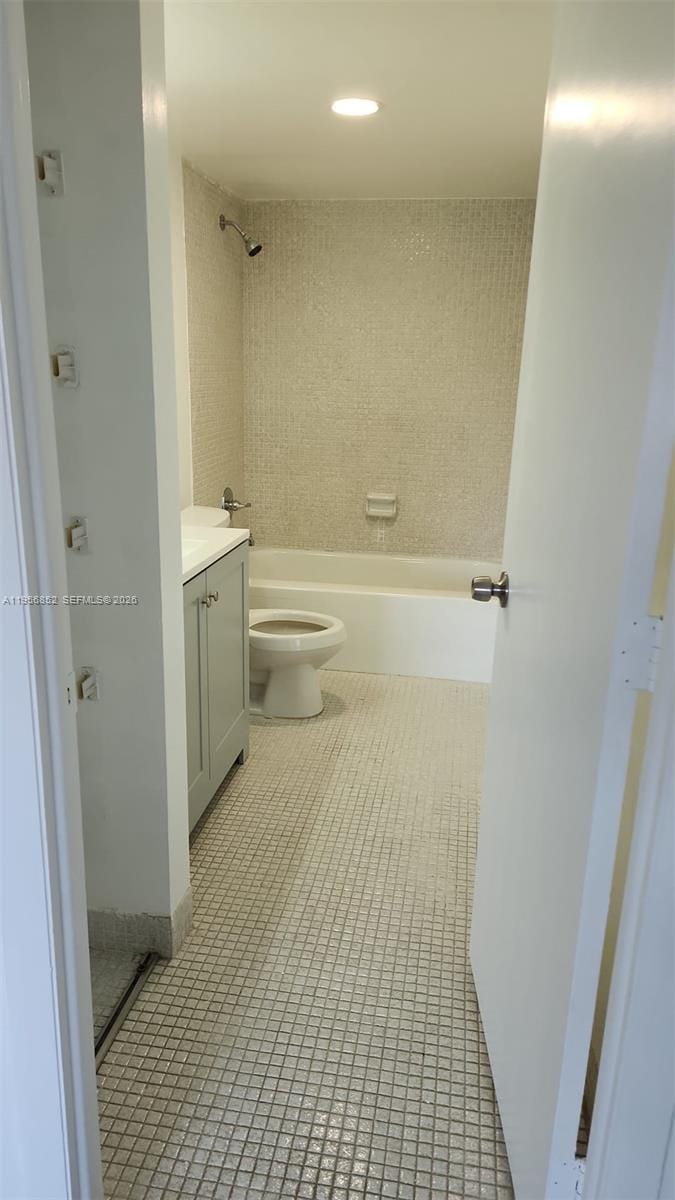4174 Inverrary Drive 311 — photo 6