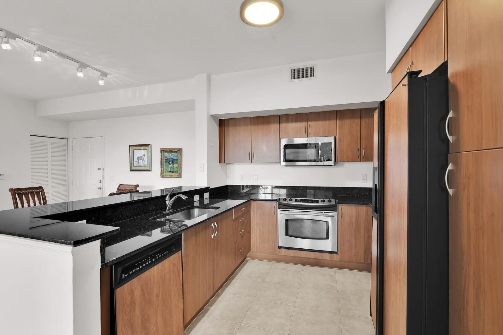 233 S Federal Highway 421 — photo 8