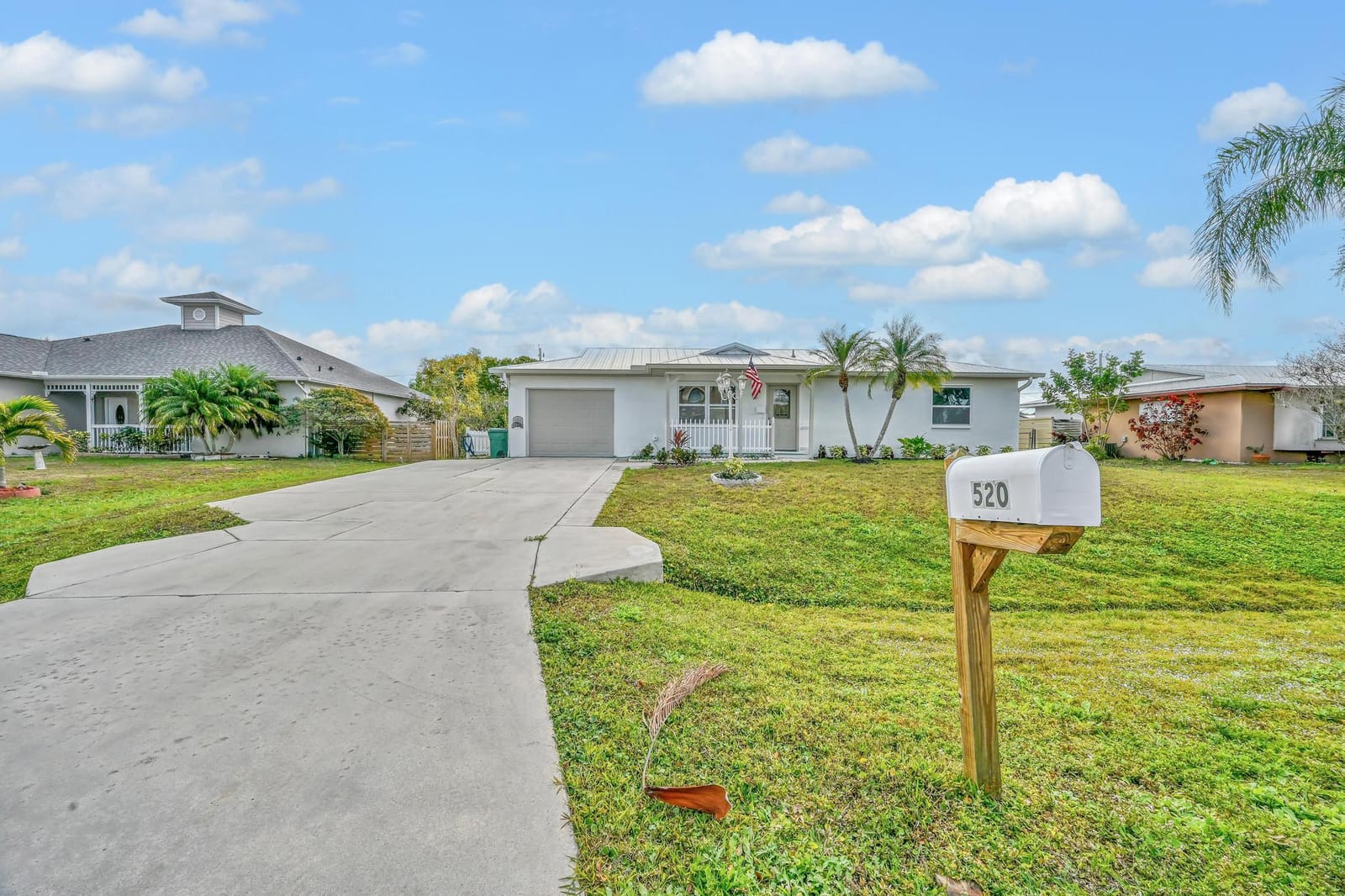 520 NW Azalea Avenue — photo 2