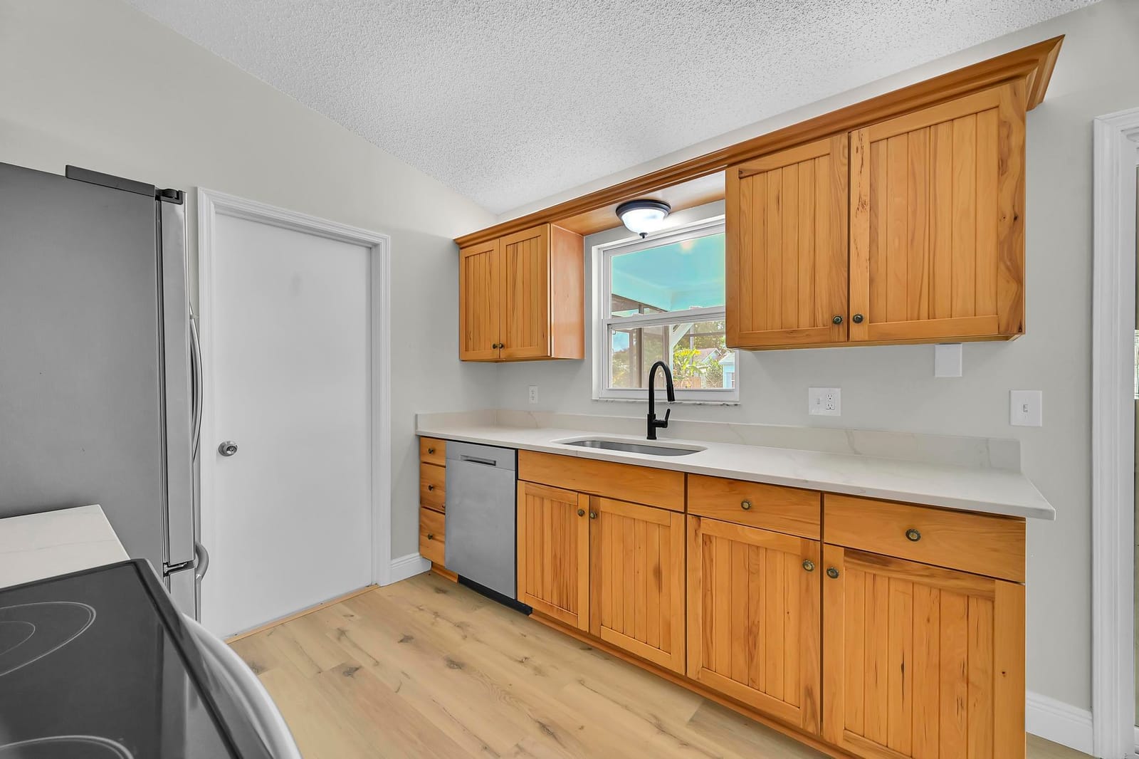 520 NW Azalea Avenue — photo 11