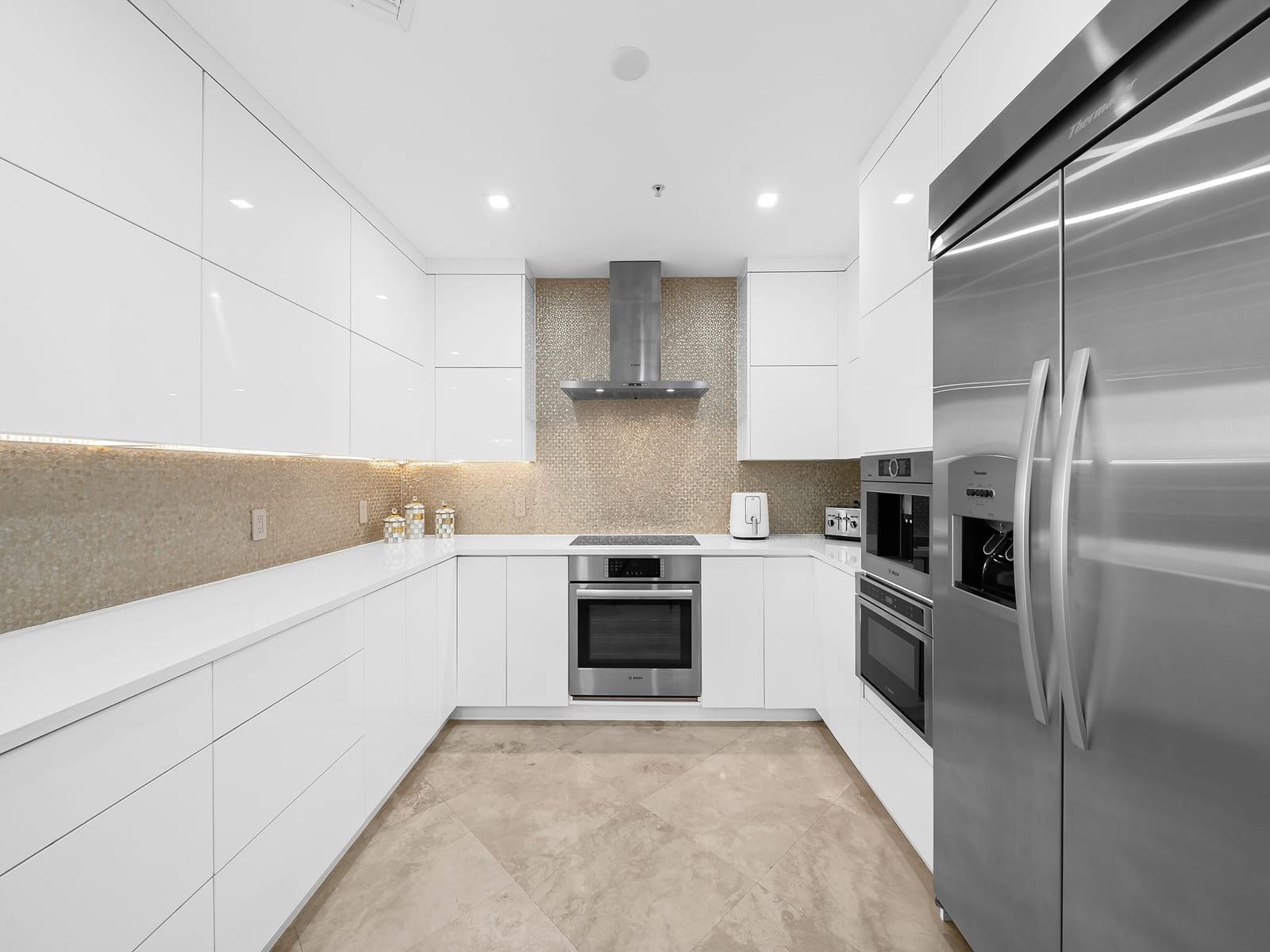 516 Hendricks Isle 4B — photo 9