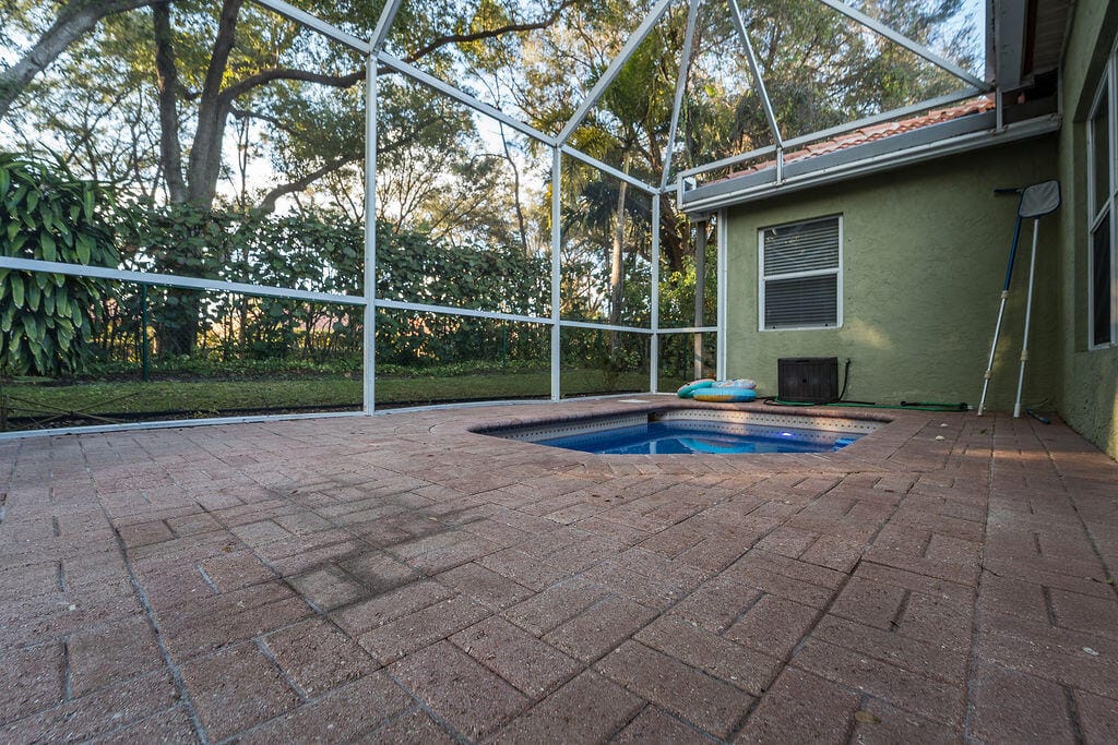 8063 Via Hacienda, Riviera Beach, FL 33418 photo 26