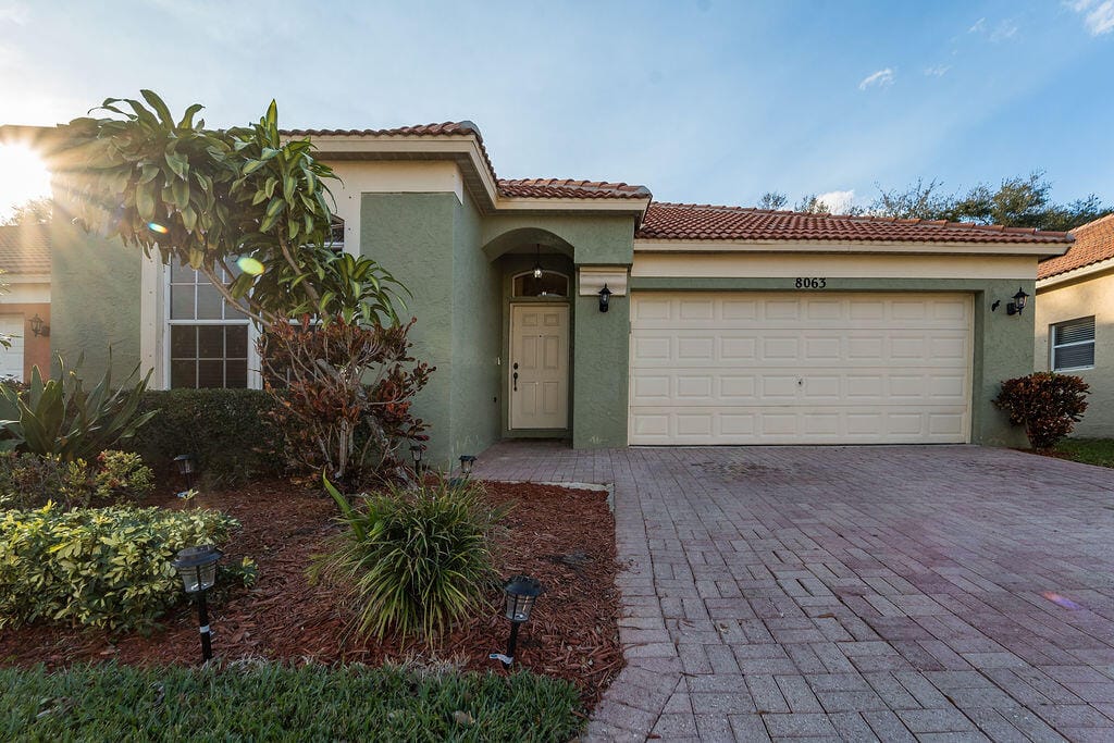 8063 Via Hacienda, Riviera Beach, FL 33418 photo 29