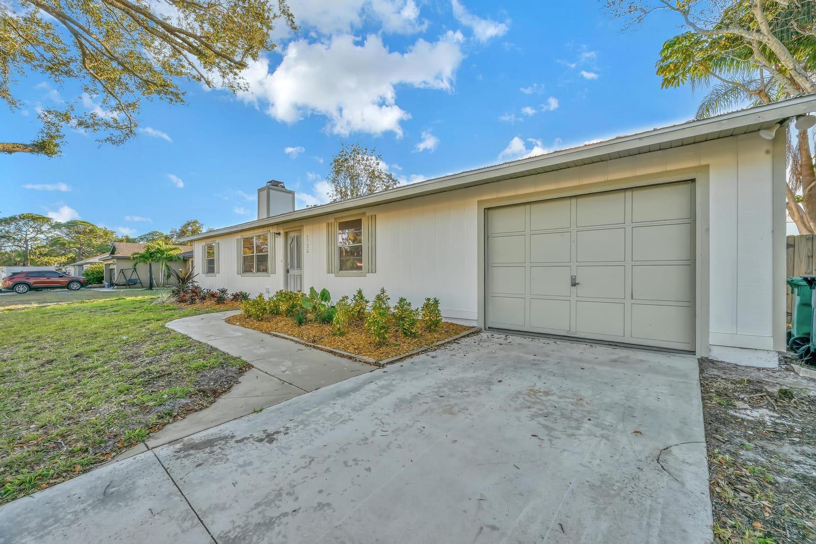 1722 SE Biddle Lane — photo 3