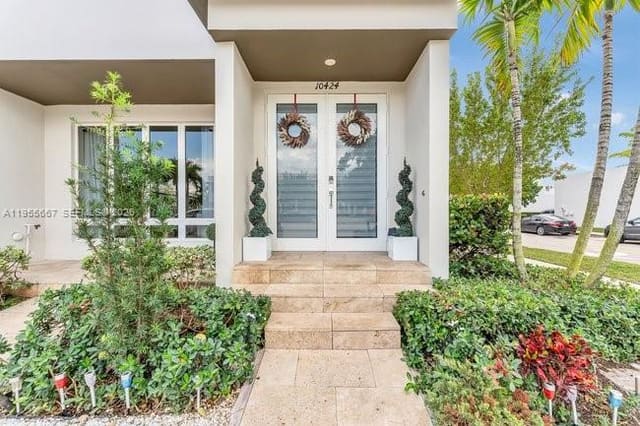 10424 NW 66th Street, Doral, FL 33178