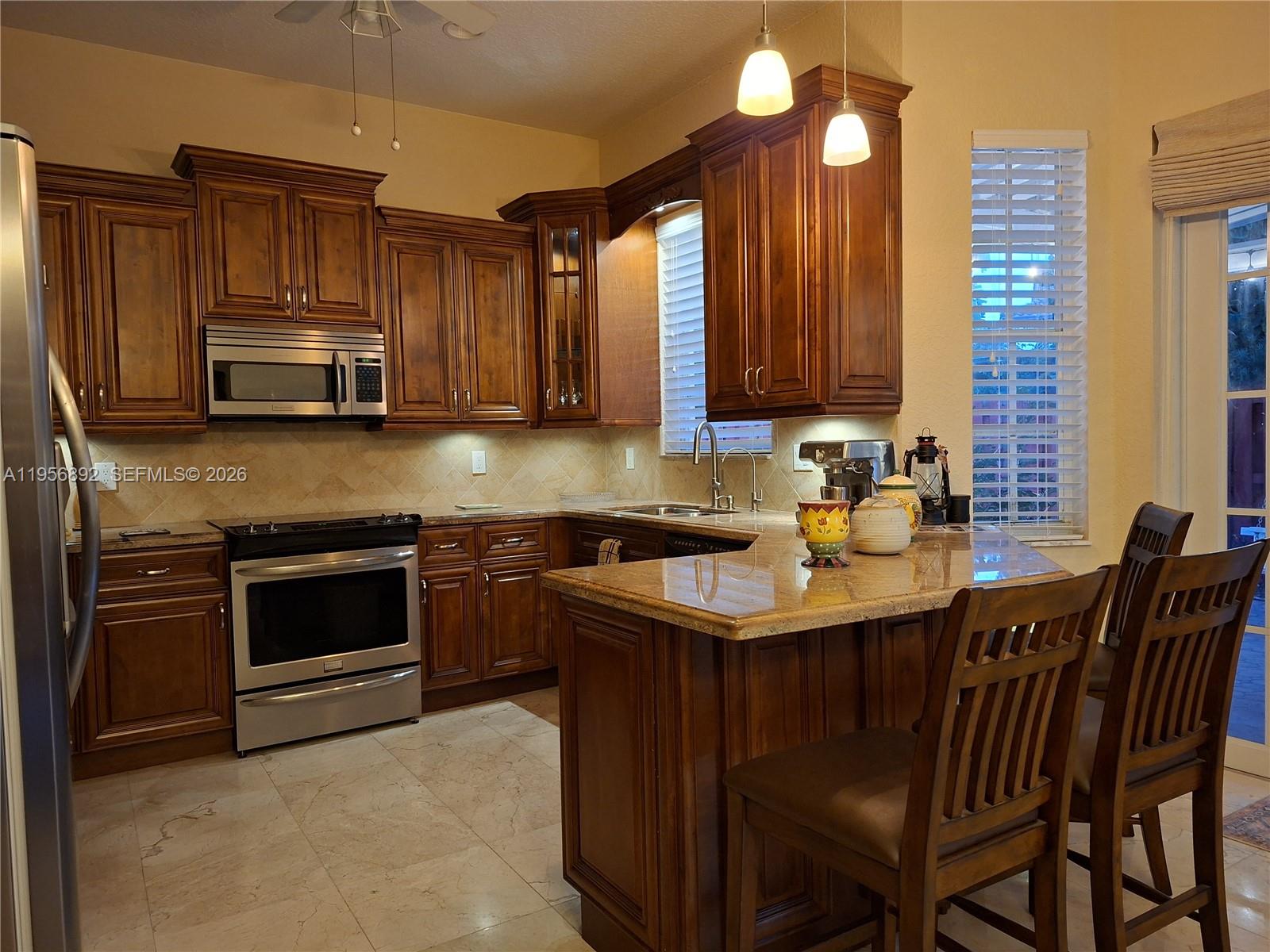 10564 NW 57th Street — photo 5