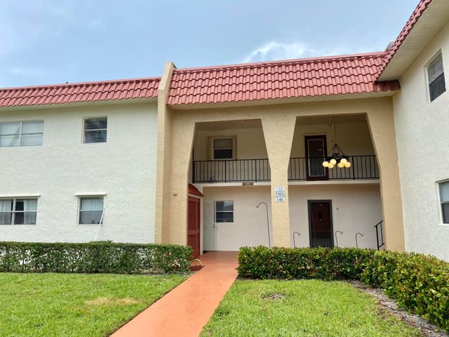138 Lake Frances Drive, West Palm Beach, FL 33411