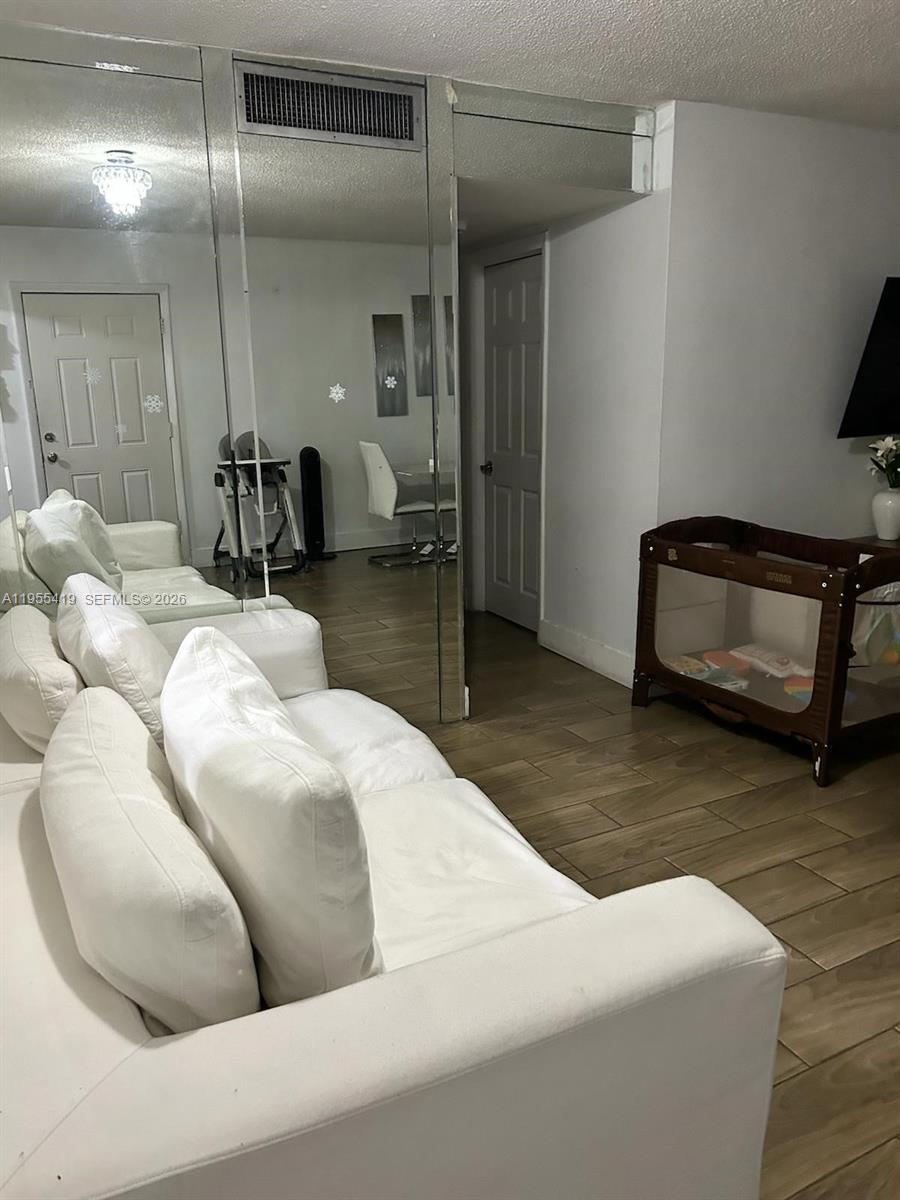 1560 W 46th Street 122, Hialeah, FL 33012, Hialeah