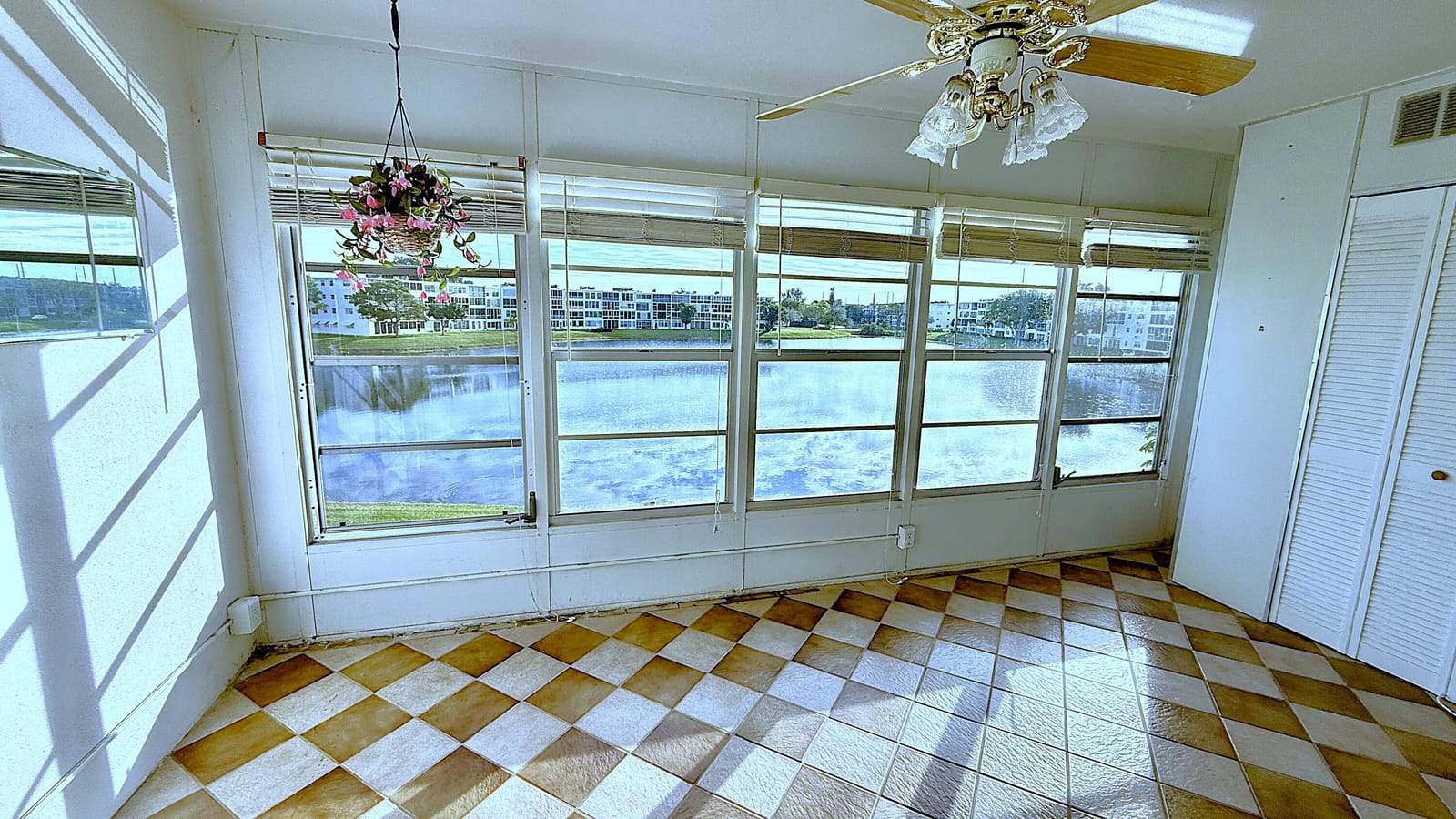 3082 Oakridge U — photo 2