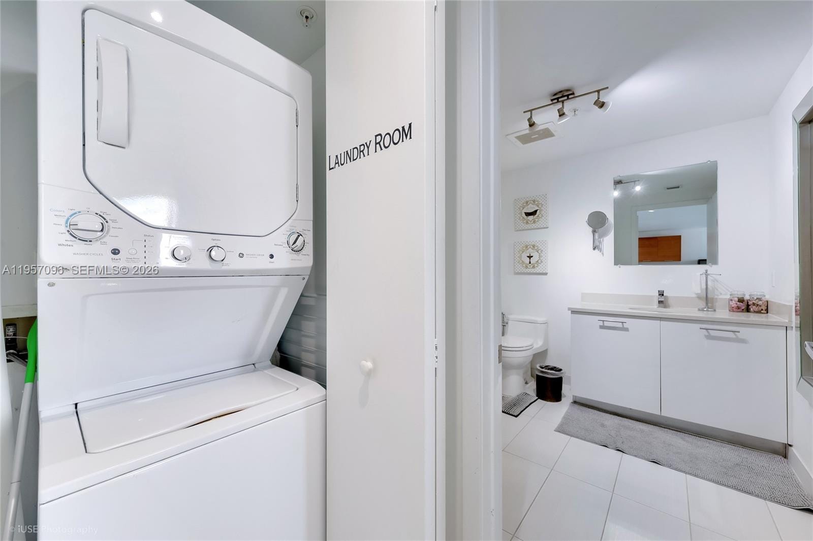 3250 NE 1st Avenue 811 — photo 10
