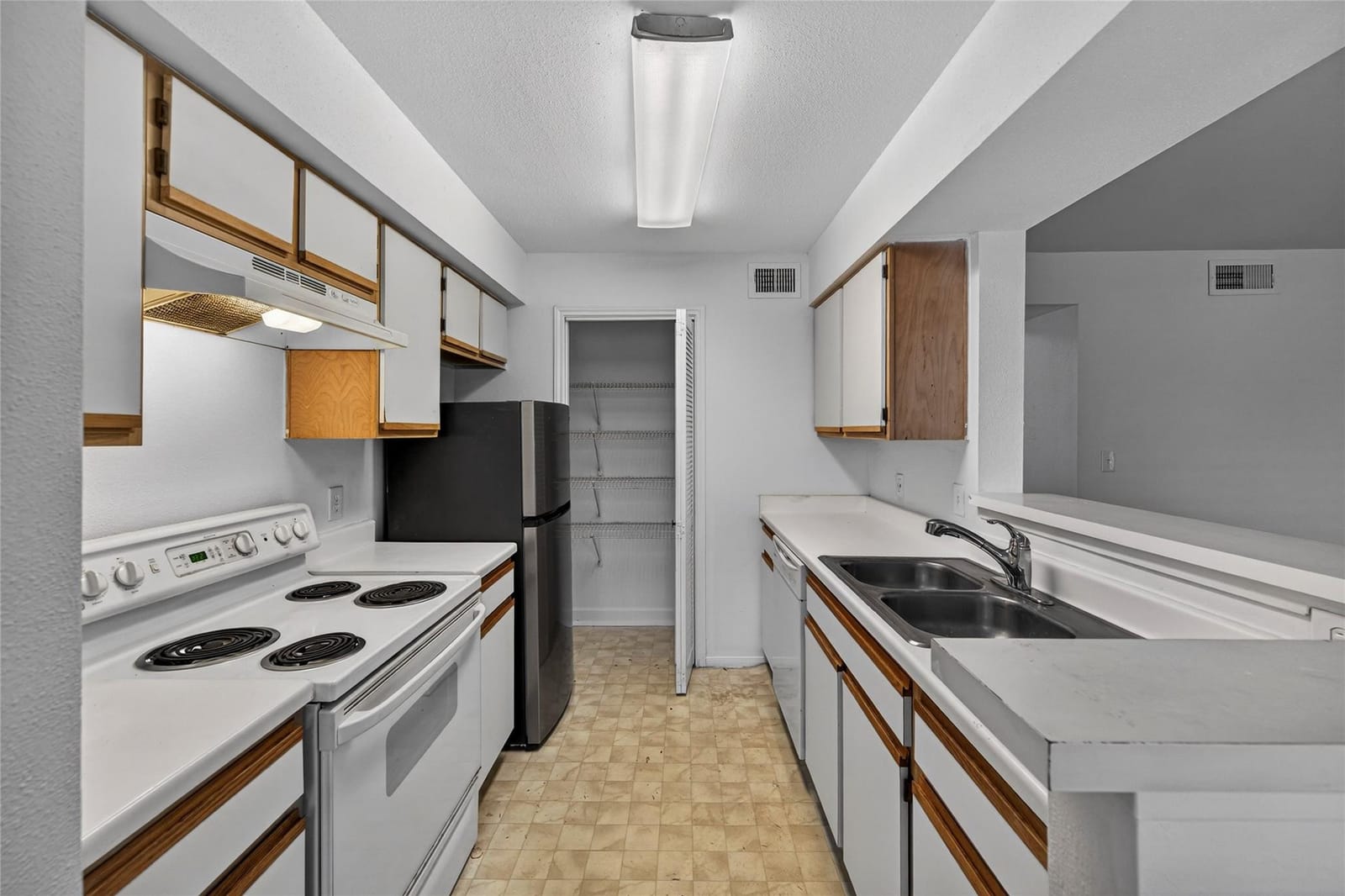 2361 NW 33rd Street 605 — photo 3