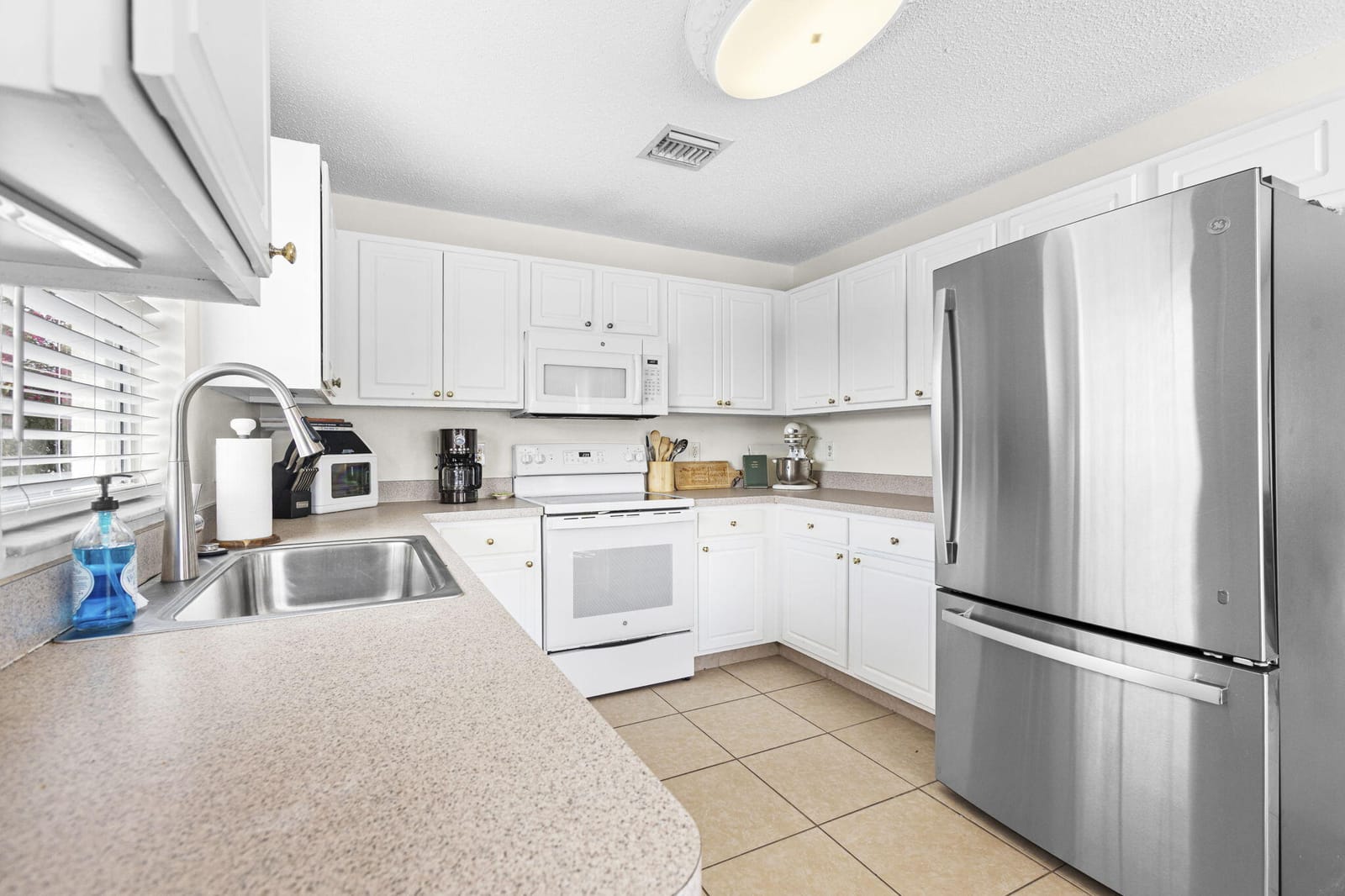 6942 NW Hershy Circle — photo 7