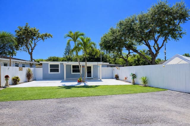 1120 N 61st Avenue, sold in Hollywood Beach Heights S, Hollywood, FL