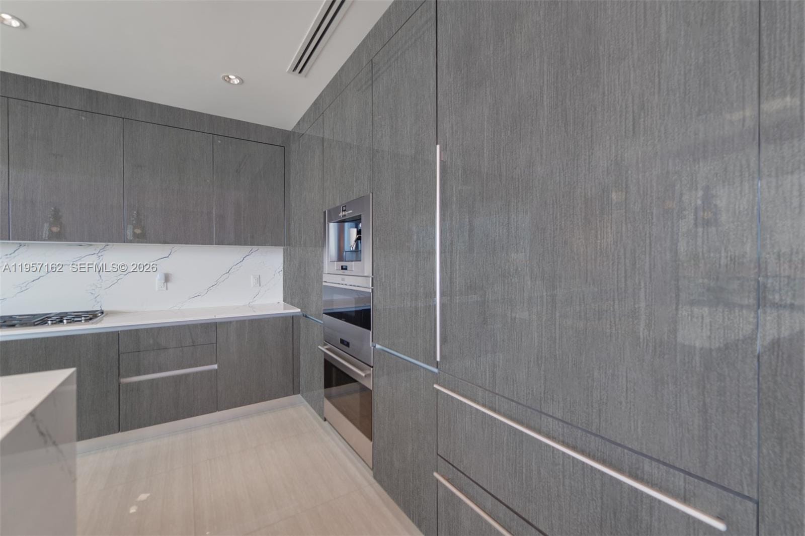 3250 NE 188th Street 404 — photo 9