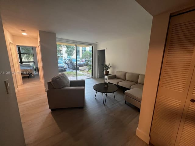 11750 SW 18th Street 125-1, Miami, FL 33175