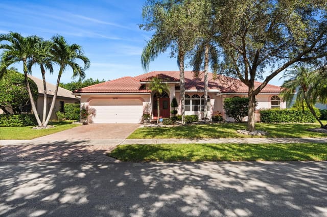 3919 NW 57th Street, sold in Winston Park Sec Two A, Coconut Creek, FL