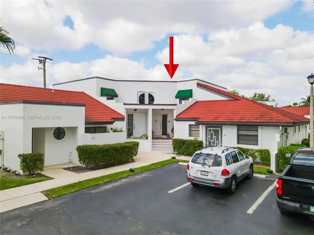 279 NW 36th Avenue, sold in Deer Point, Deerfield Beach, FL