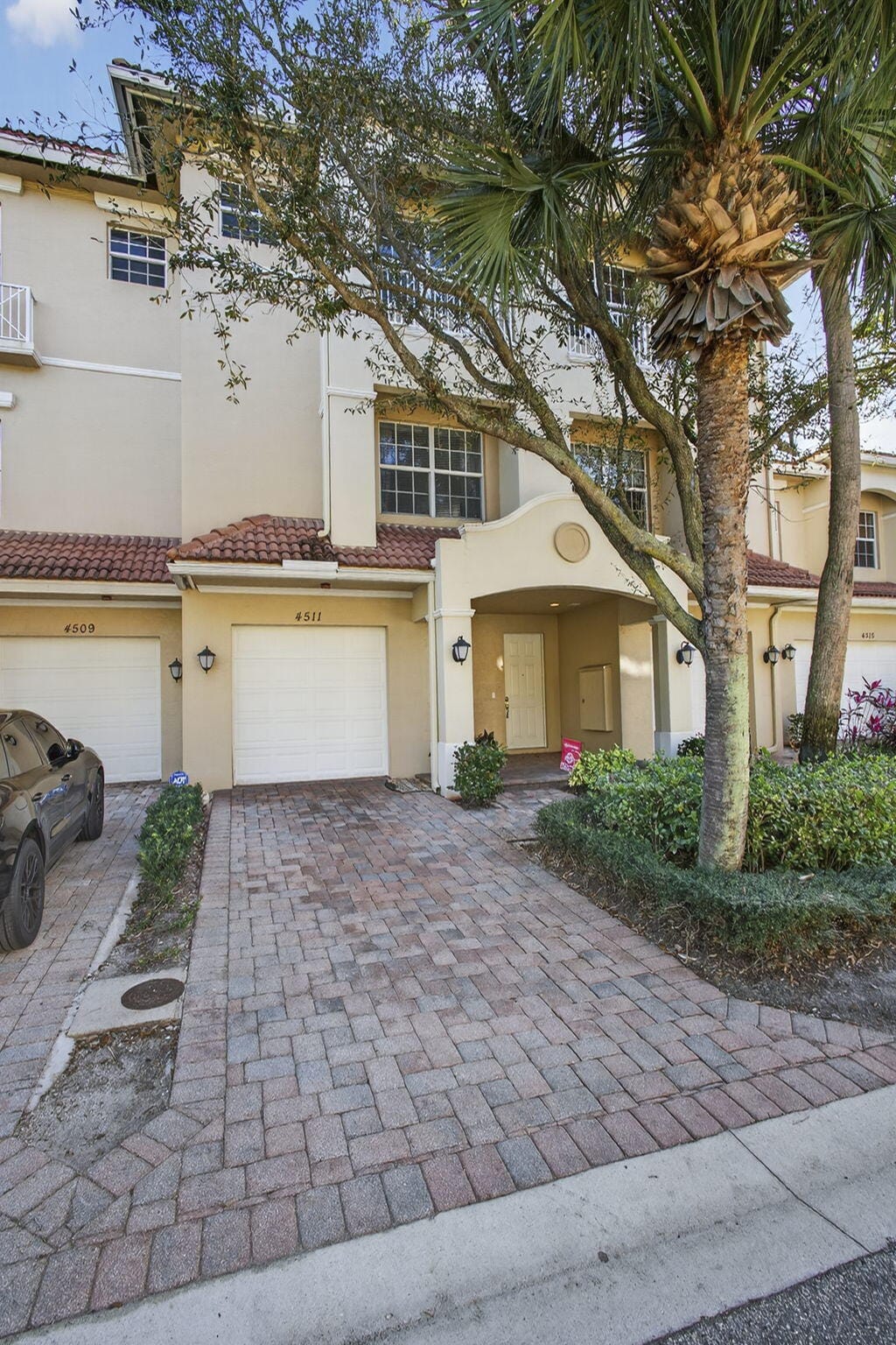 4511 Artesa Way S — photo 2