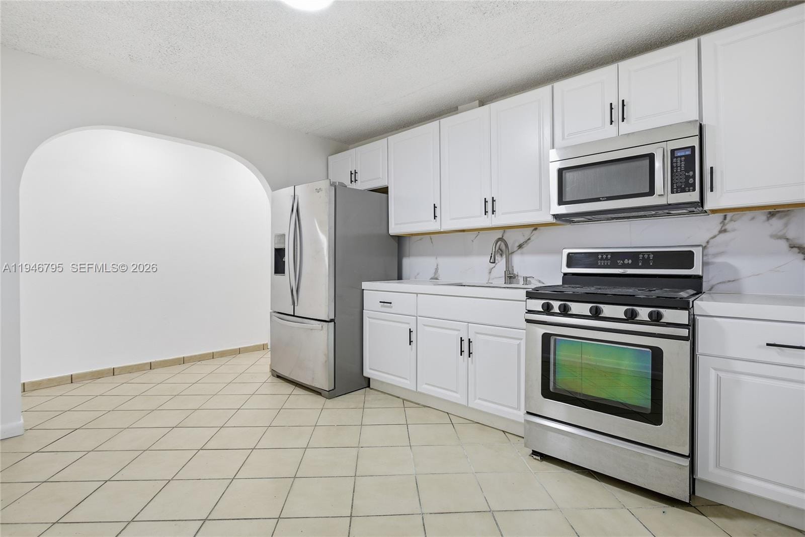 836 W 37th Street — photo 7