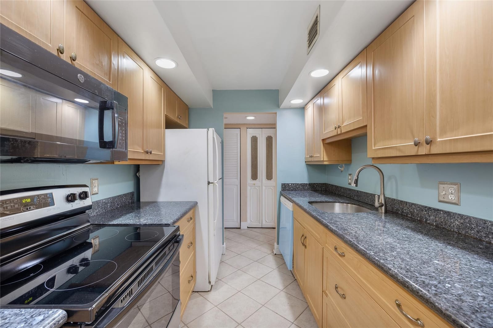 6190 Woodlands Boulevard 111 — photo 4