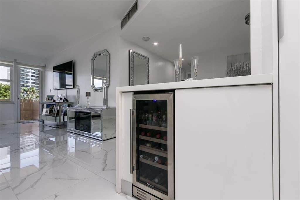 3333 NE 34th Street 304 — photo 7