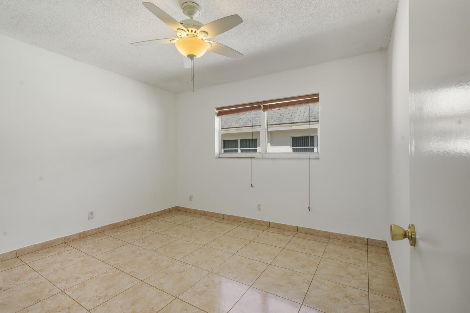 1455 N 12th Court 2B, Hollywood, FL 33019 photo 11