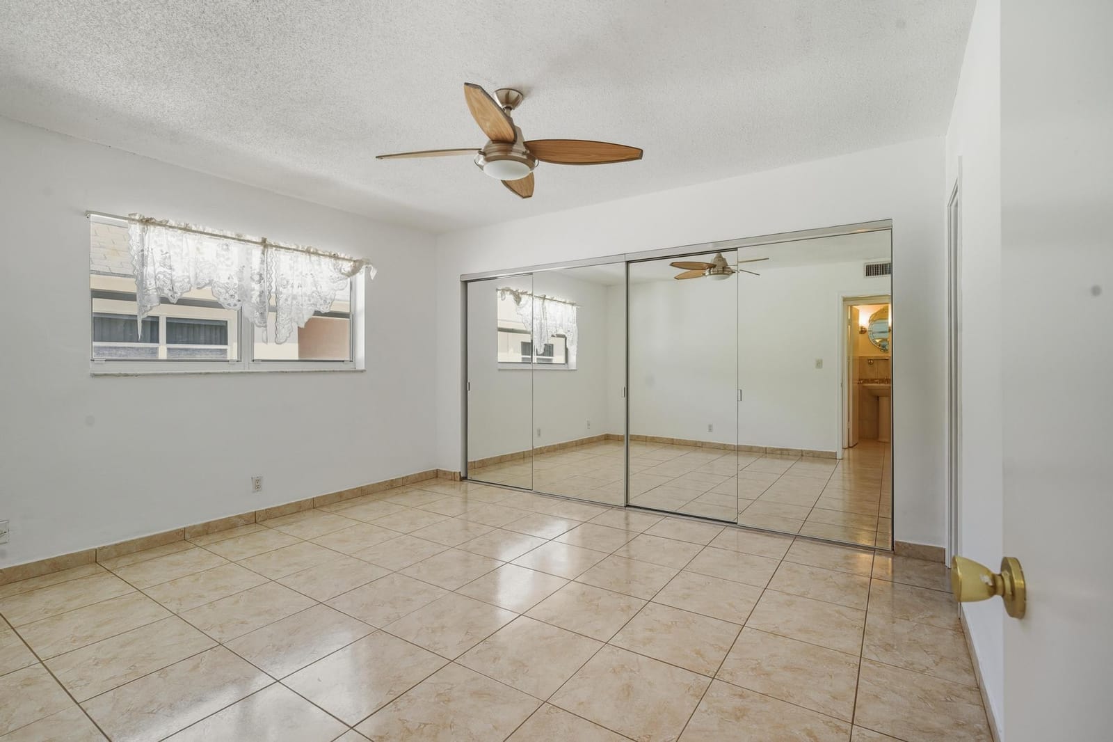 1455 N 12th Court 2B, Hollywood, FL 33019 photo 8
