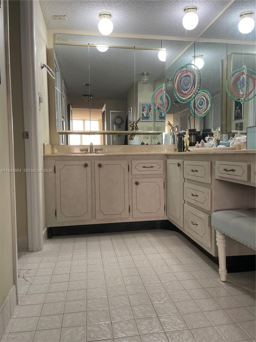 6039 Collins Avenue 1232, Miami Beach, FL 33140 photo 7
