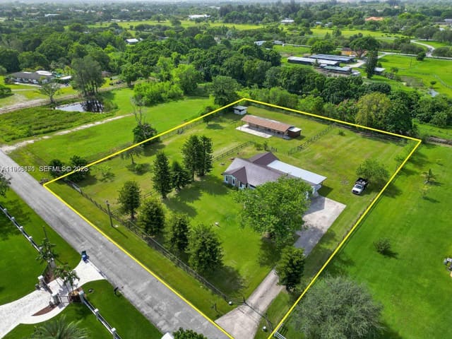 17680 SW 54th Street, Southwest Ranches, FL 33331