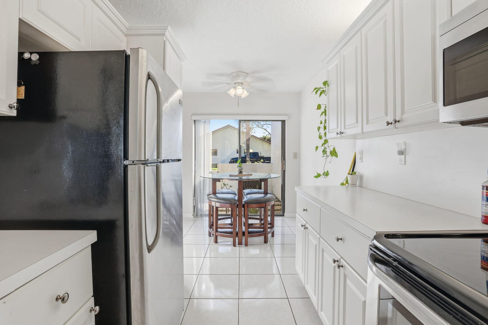21547 Altamira Avenue — photo 12