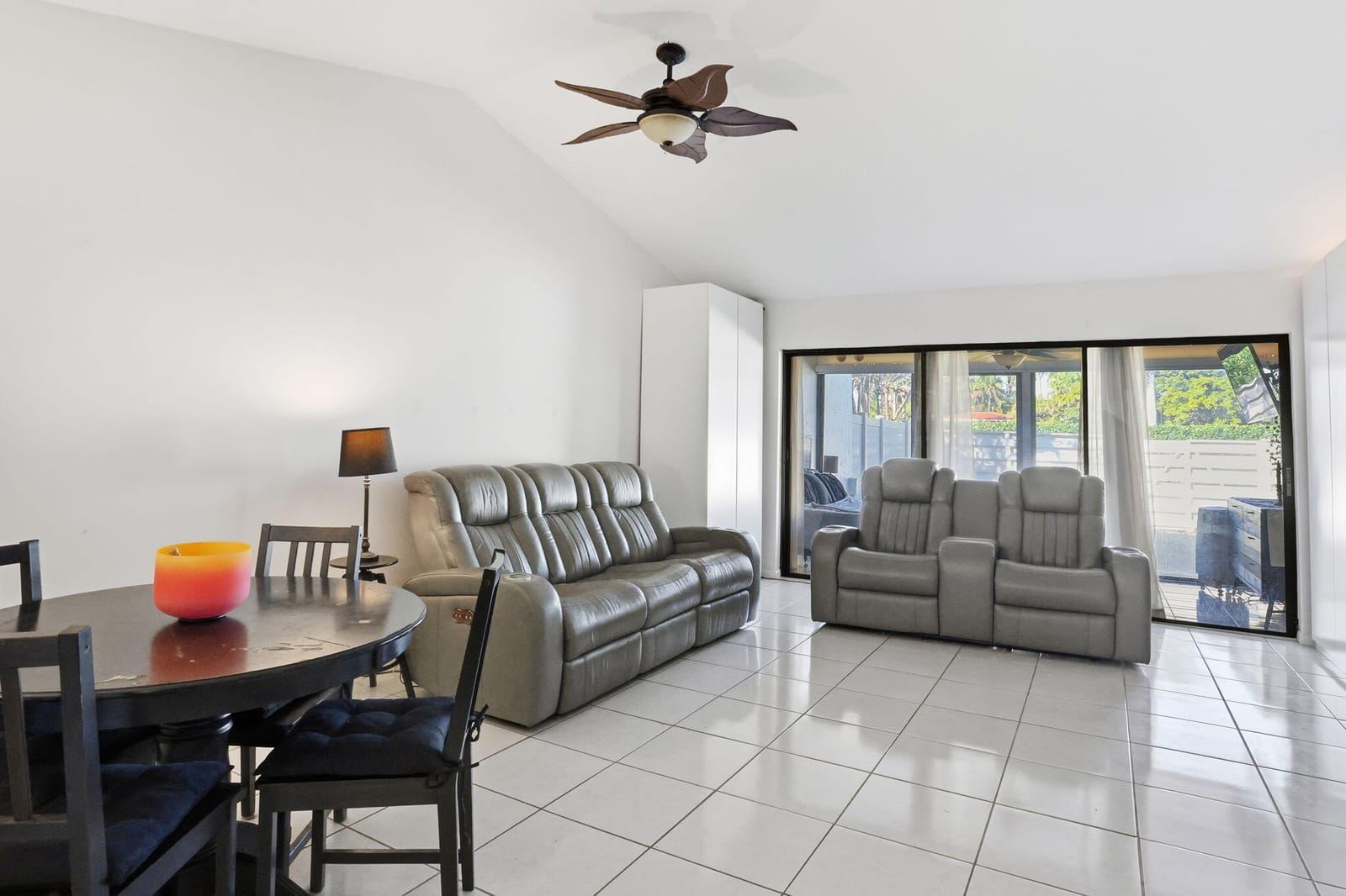 21547 Altamira Avenue — photo 4