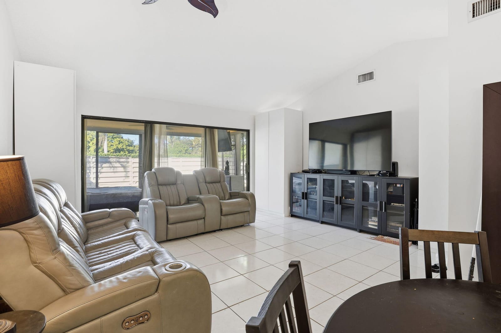 21547 Altamira Avenue — photo 5