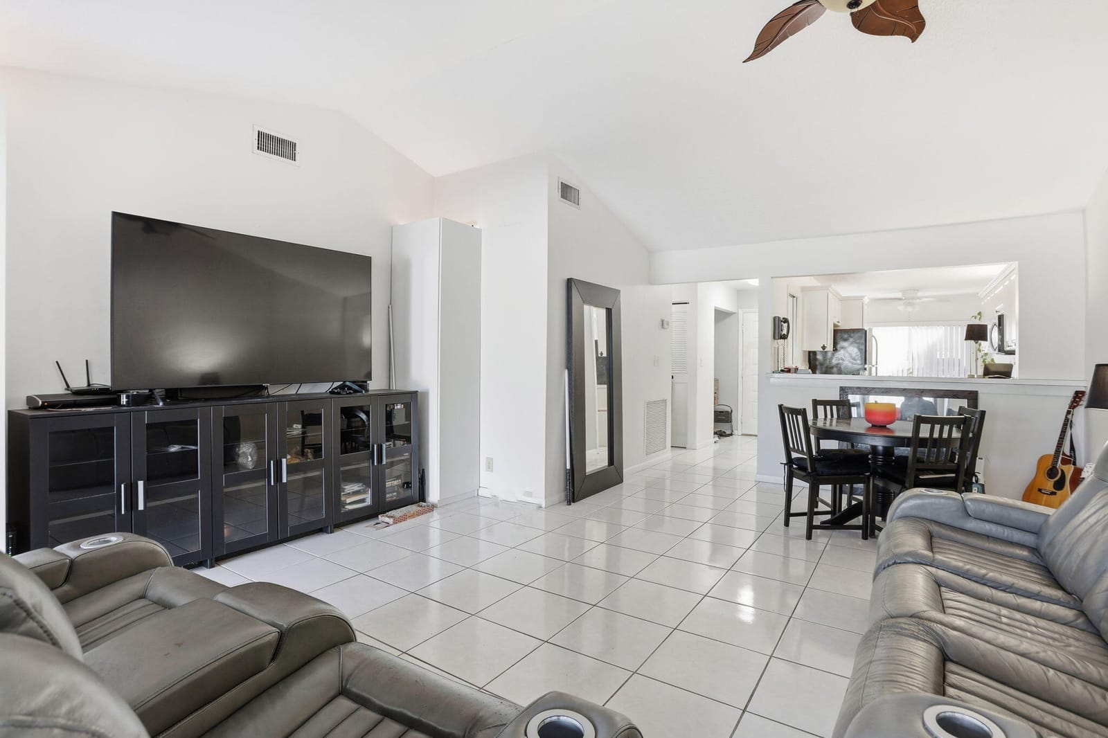 21547 Altamira Avenue — photo 7